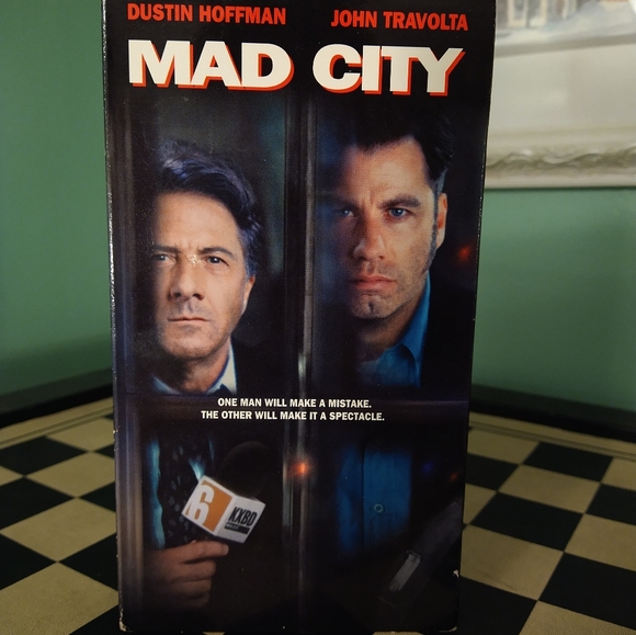 6/$15 Mad City1997 ‧ Drama Crime ‧ 1h 54m - Picture 2 of 5